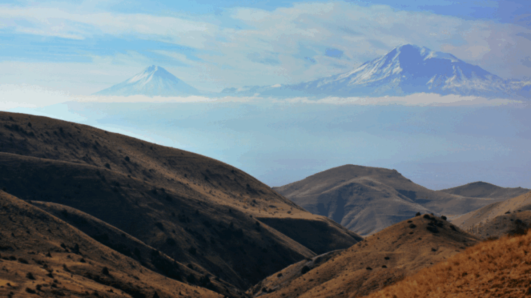 Trekking sul Monte Ararat: il Gigante della Turchia | FOCUS HIMALAYA TRAVEL